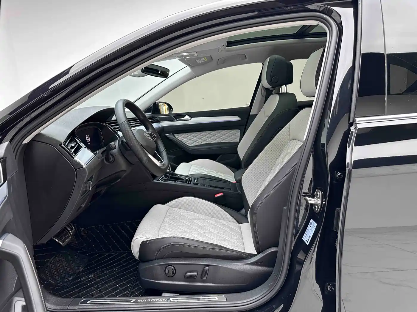 Volkswagen Magotan 2025 Facelift Public Edition 330TSI DSG Luxury фото 6