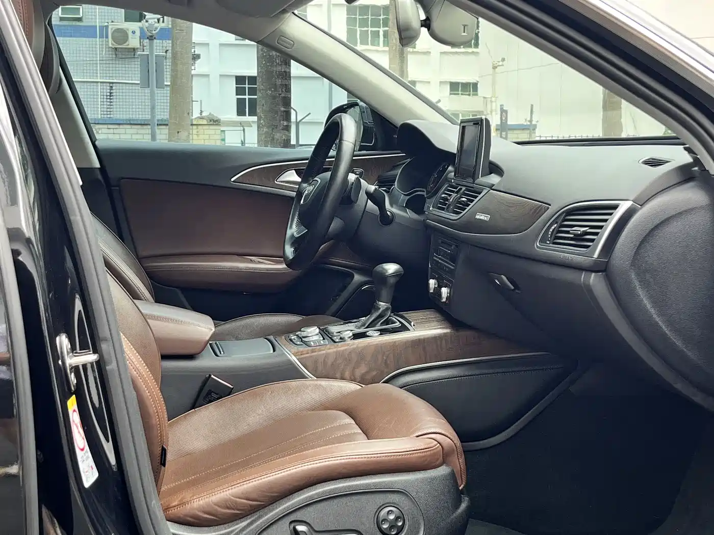 Audi A6L 2014 35 FSI quattro Luxury фото 11