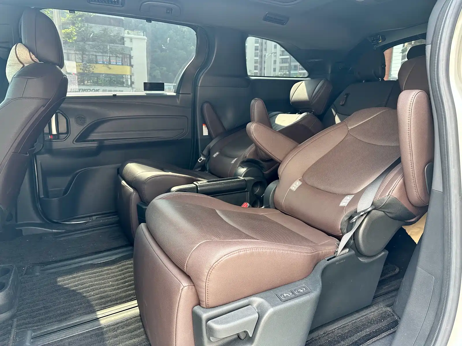 Фото 6 - Toyota Granvia