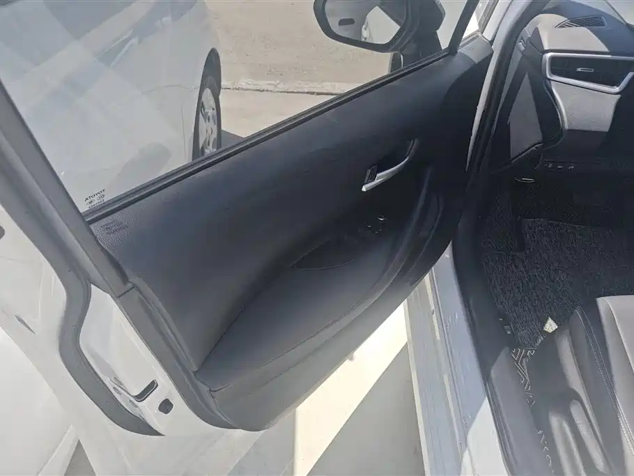 Toyota Corolla 2021 TNGA 1.5L CVT Elite Edition фото 7