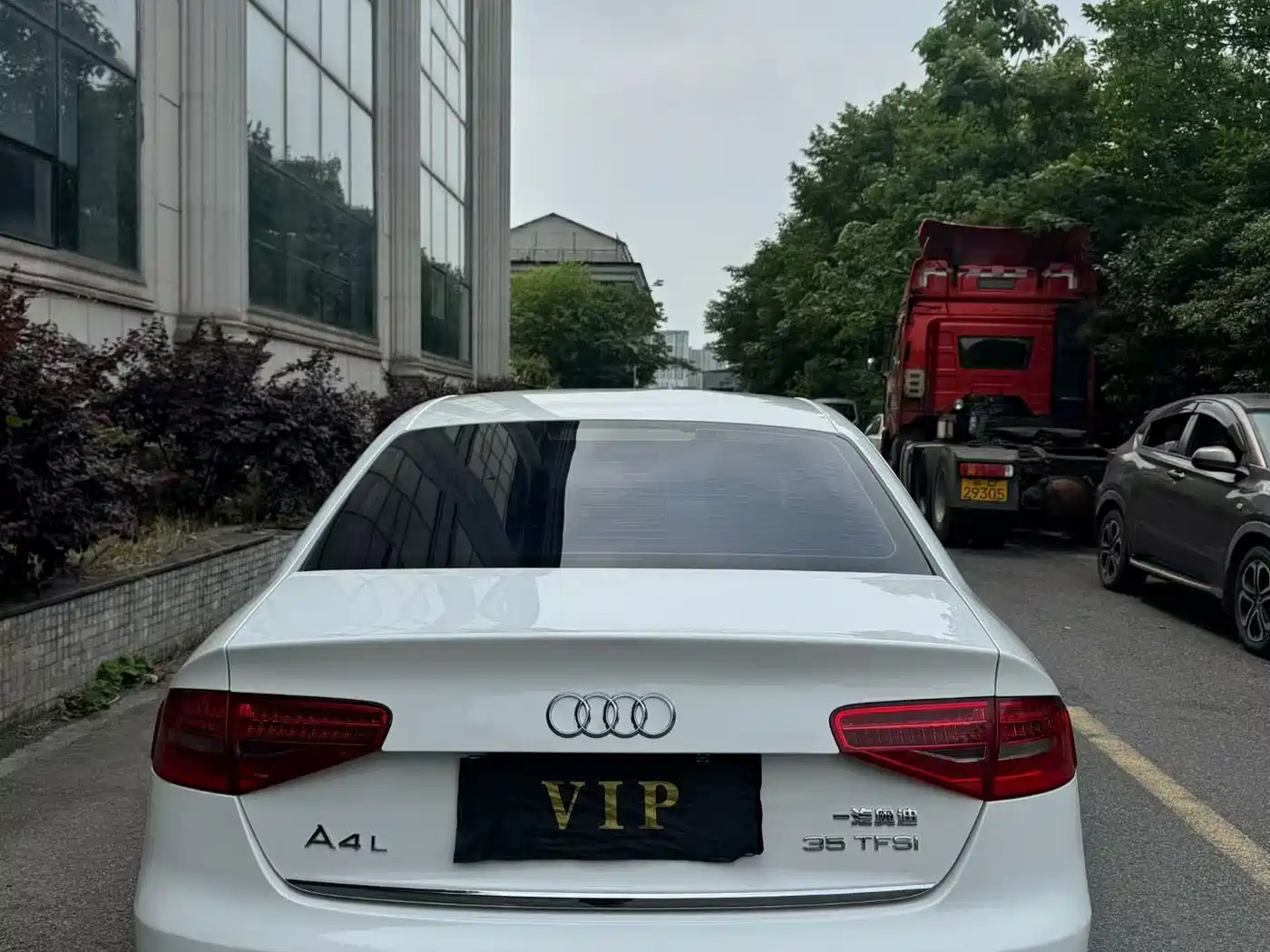 Audi A4L 2016 35 TFSI Collector's Edition S line Comfort фото 8
