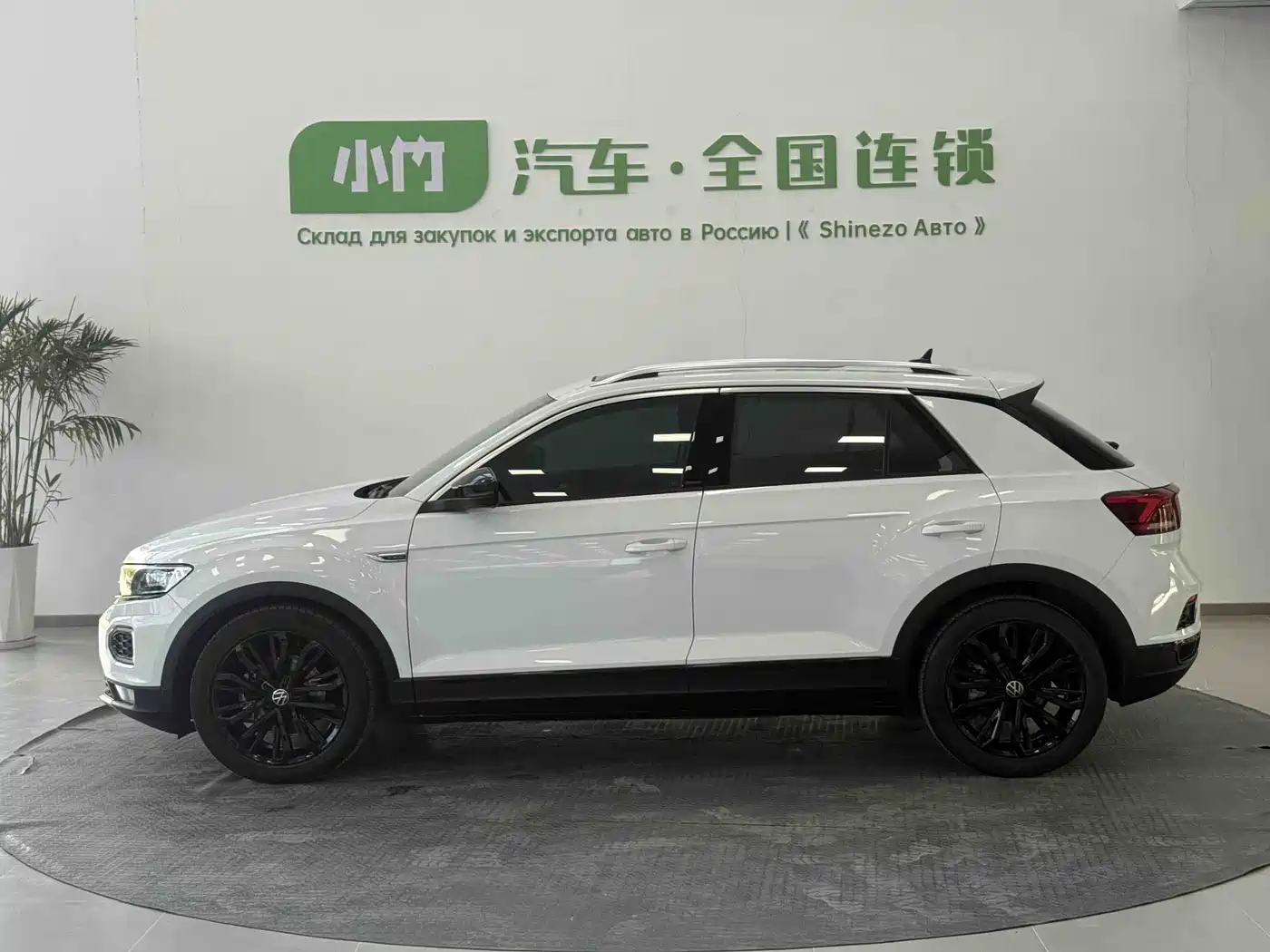 Volkswagen T-ROC 2021 Facelift 280TSI DSG 2WD Comfort Smart Connect Edition фото 3