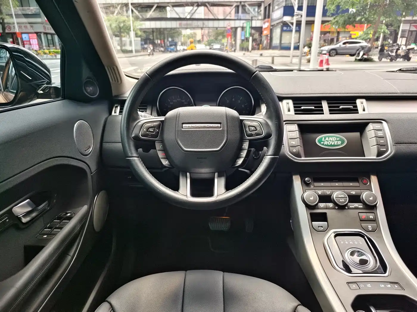 Land Rover Range Rover Evoque 2015 2.0T 5-Door Intelligent Edition фото 13