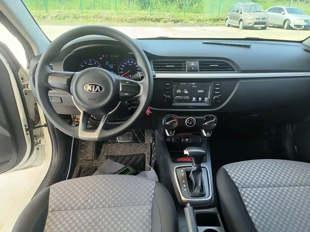 Kia K2 2018 2017 Sedan 1.4L AT GLS