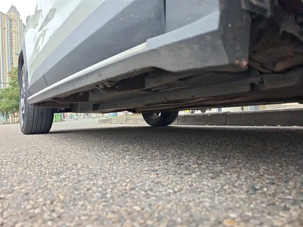 Toyota RAV4 Rongfang 2020 2.0L CVT 4WD Premium Edition фото 16