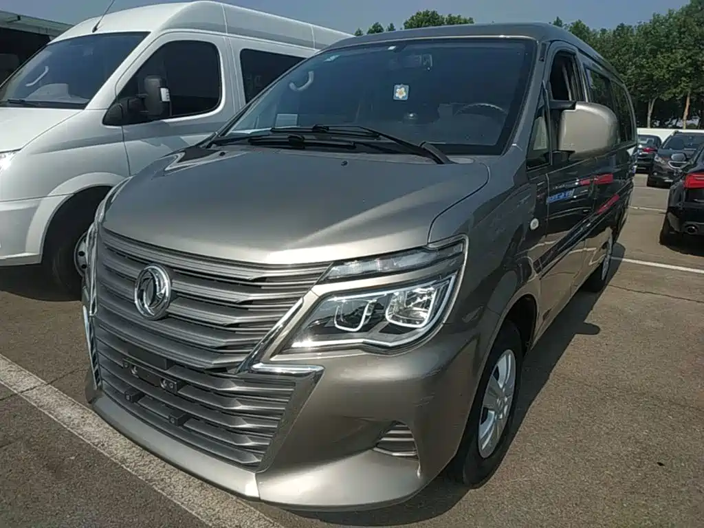Dongfeng Fengxing Lingzhi 2020 M5L 1.6L Base Model 9-Seater