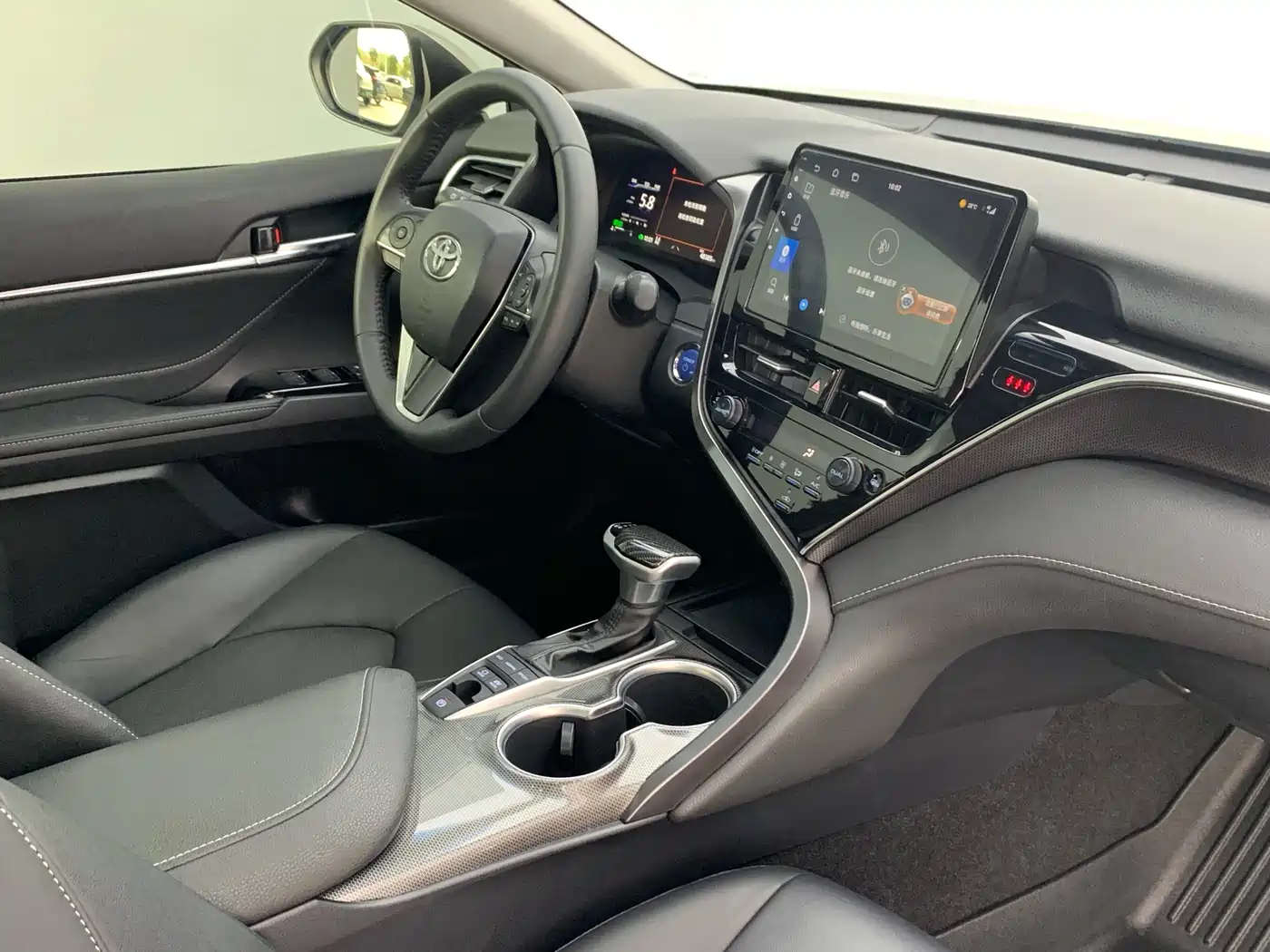 Toyota Camry 2021 Hybrid 2.5HS Fashion Edition фото 15