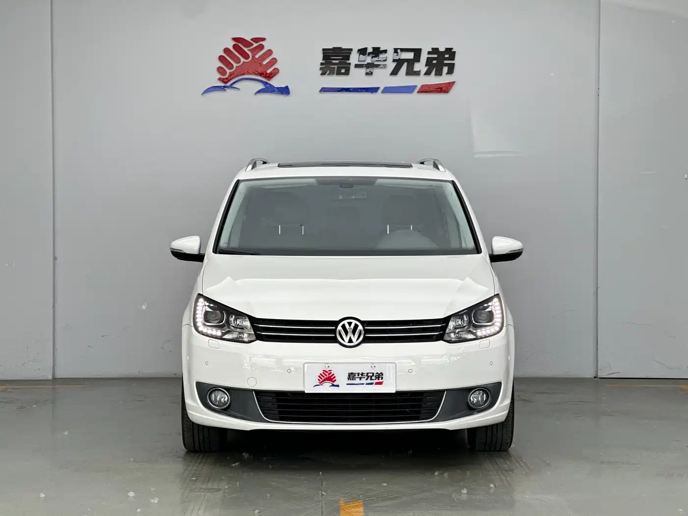 Volkswagen Touran 2015 1.4T DSG Flagship Edition 5-seater фото 4