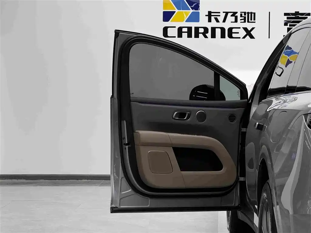 Li Auto i6 2026 2025 2WD Base Model