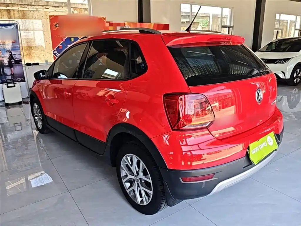 Volkswagen Polo 2014 1.6L Cross Polo Automatic фото 23