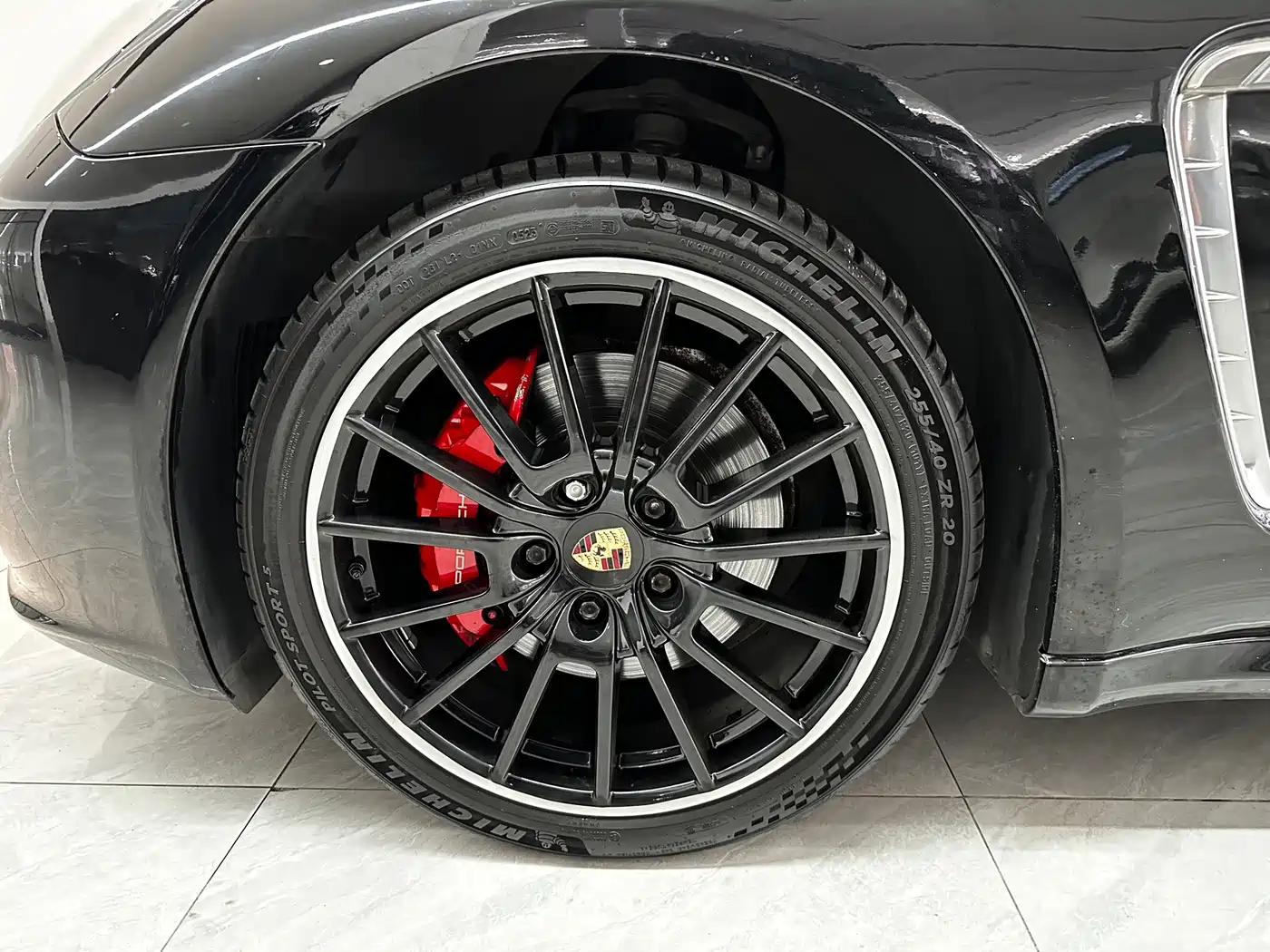 Фото 21 - Porsche Panamera