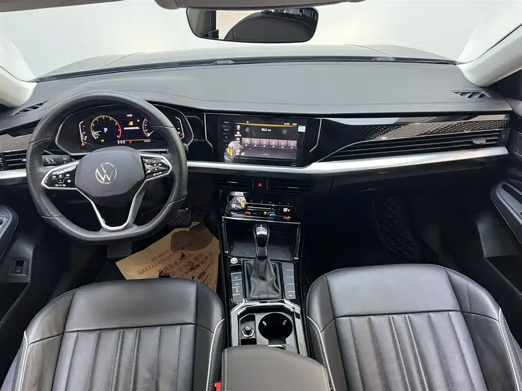Volkswagen Passat 2023 330TSI Starlight Elite Edition фото 10