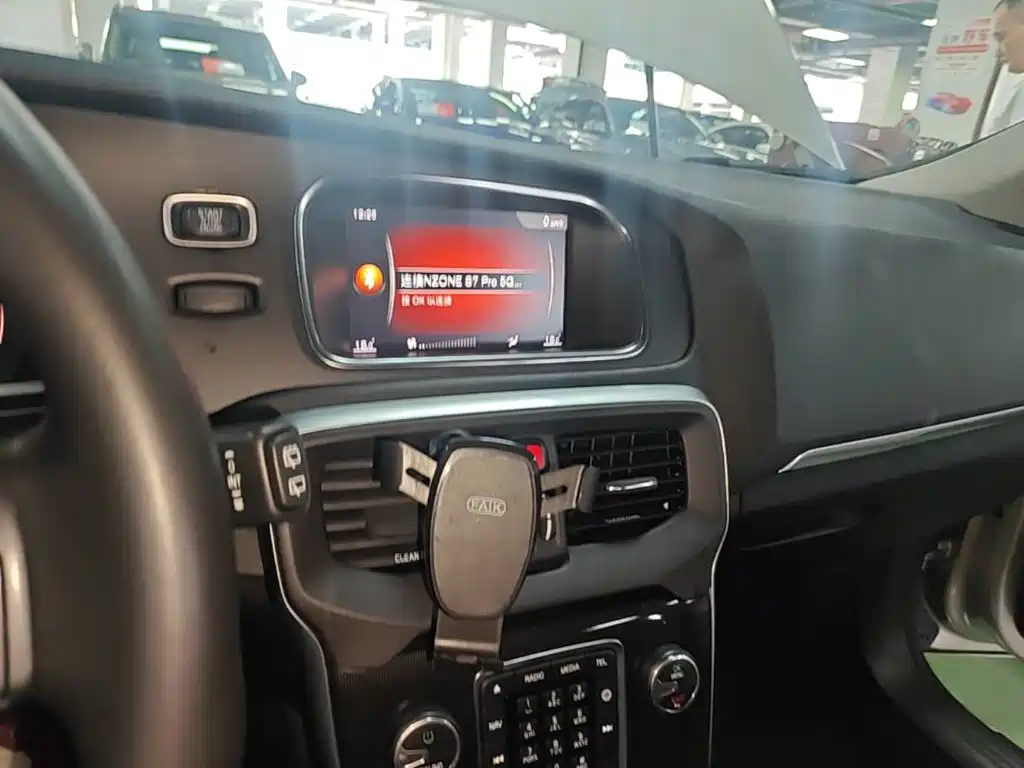 Volvo V40 2019 2018 T3 Inscription Edition