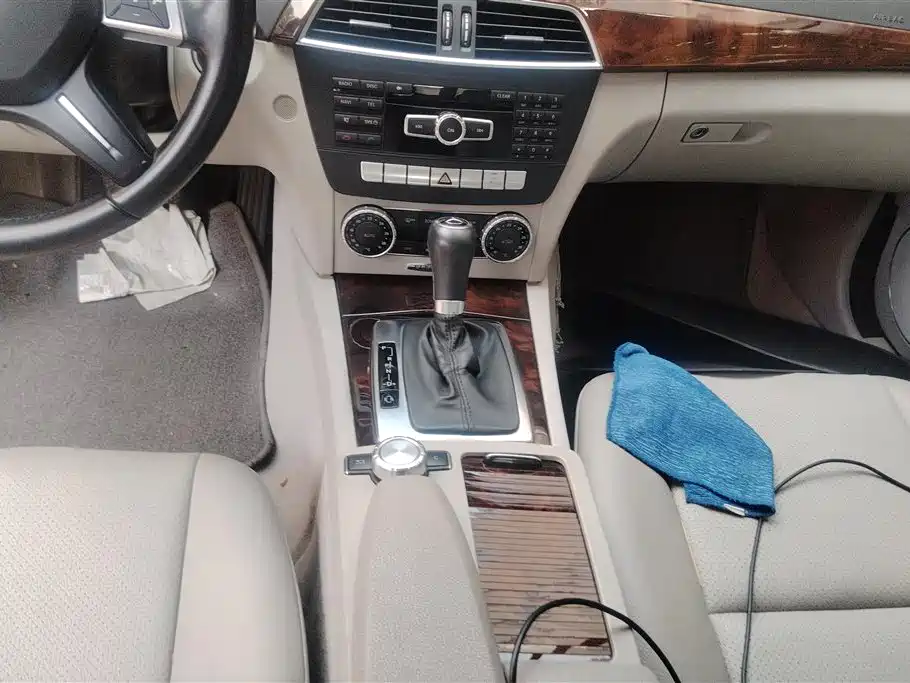 Mercedes-Benz C-Class 2013 C 260 CGI Elegance фото 16