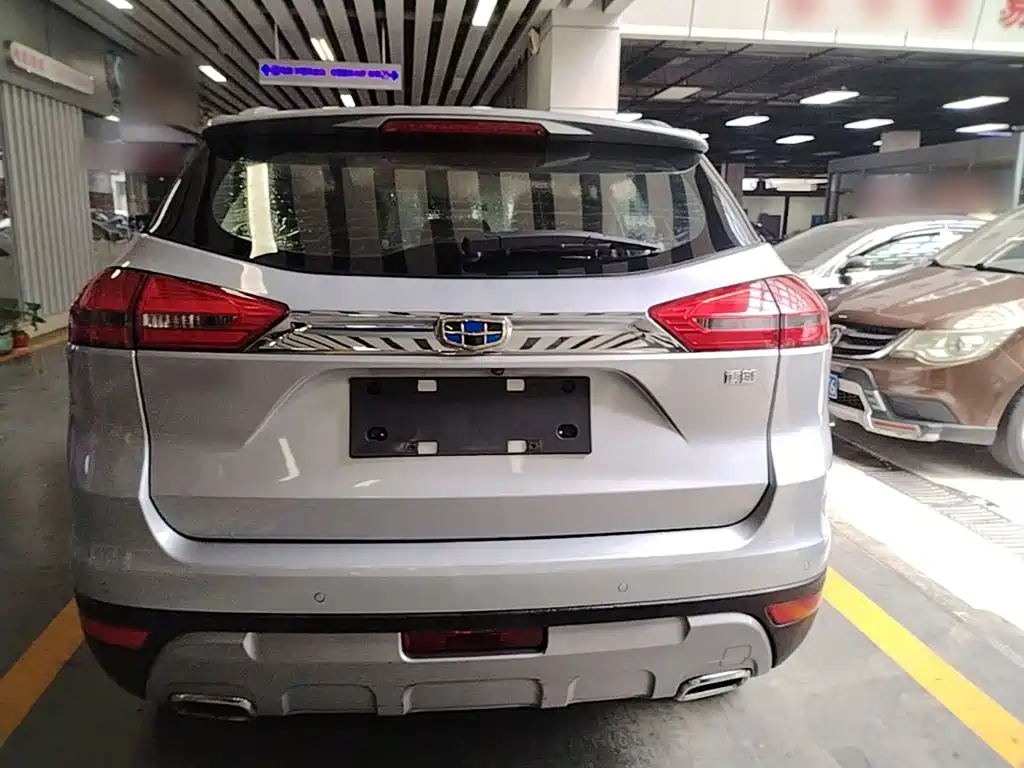 Фото 6 - Geely Boyue