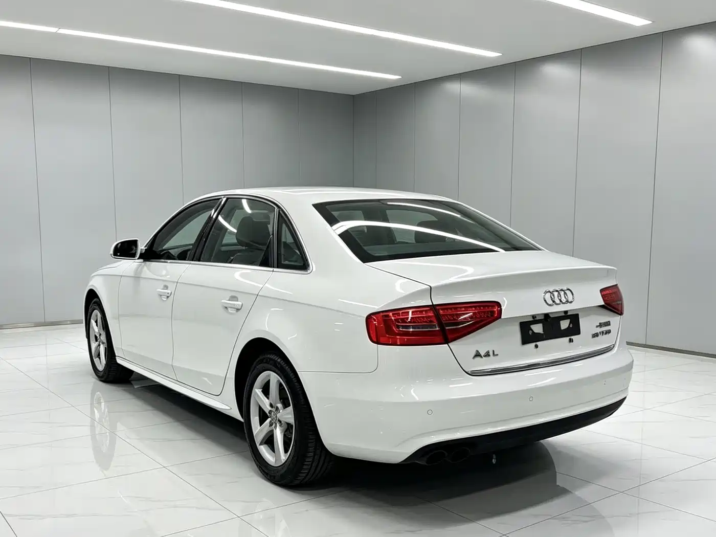 Audi A4L 2013 35 TFSI Automatic Standard фото 8