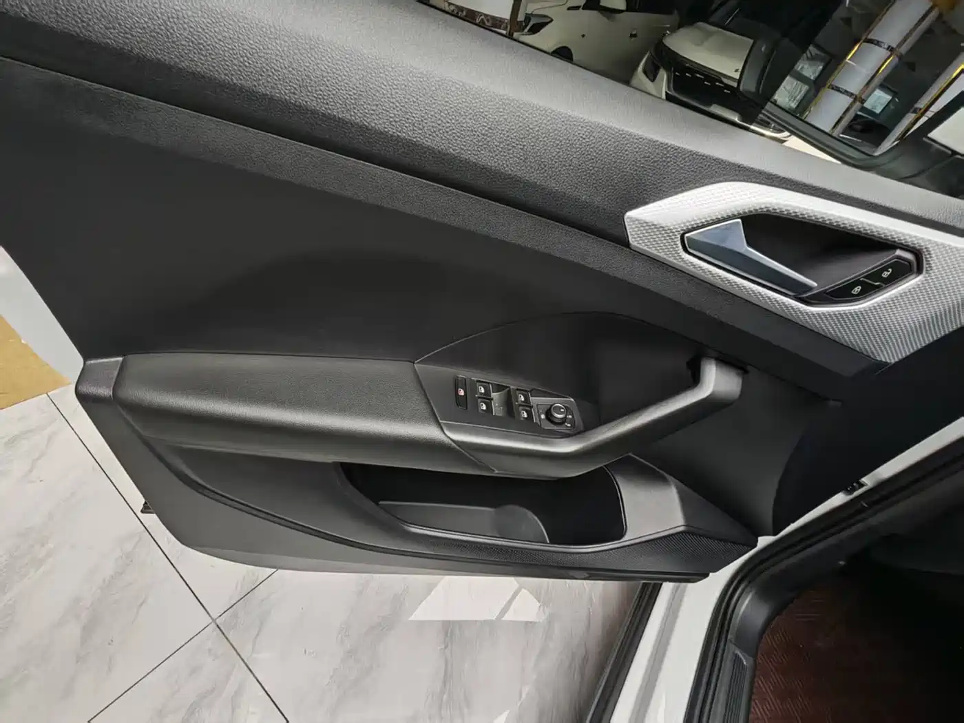 VOLKSWAGEN EXPLORING THE SHADOW