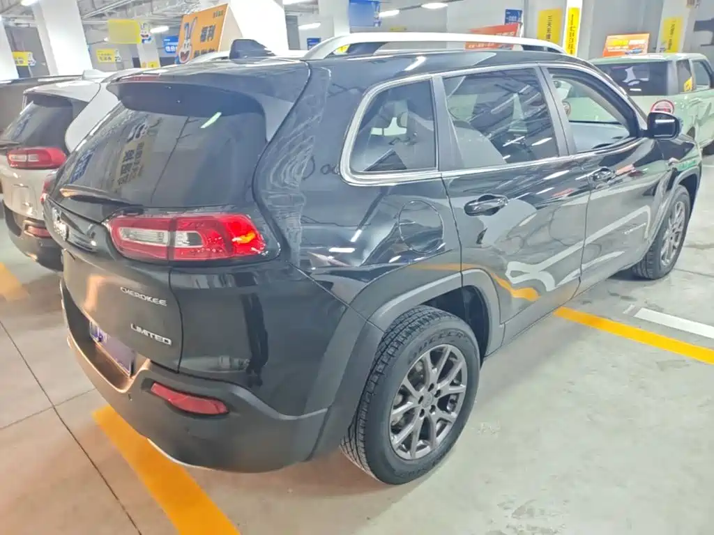 Jeep Cherokee 2020 2020 2.0L 2WD Classic Sport Edition