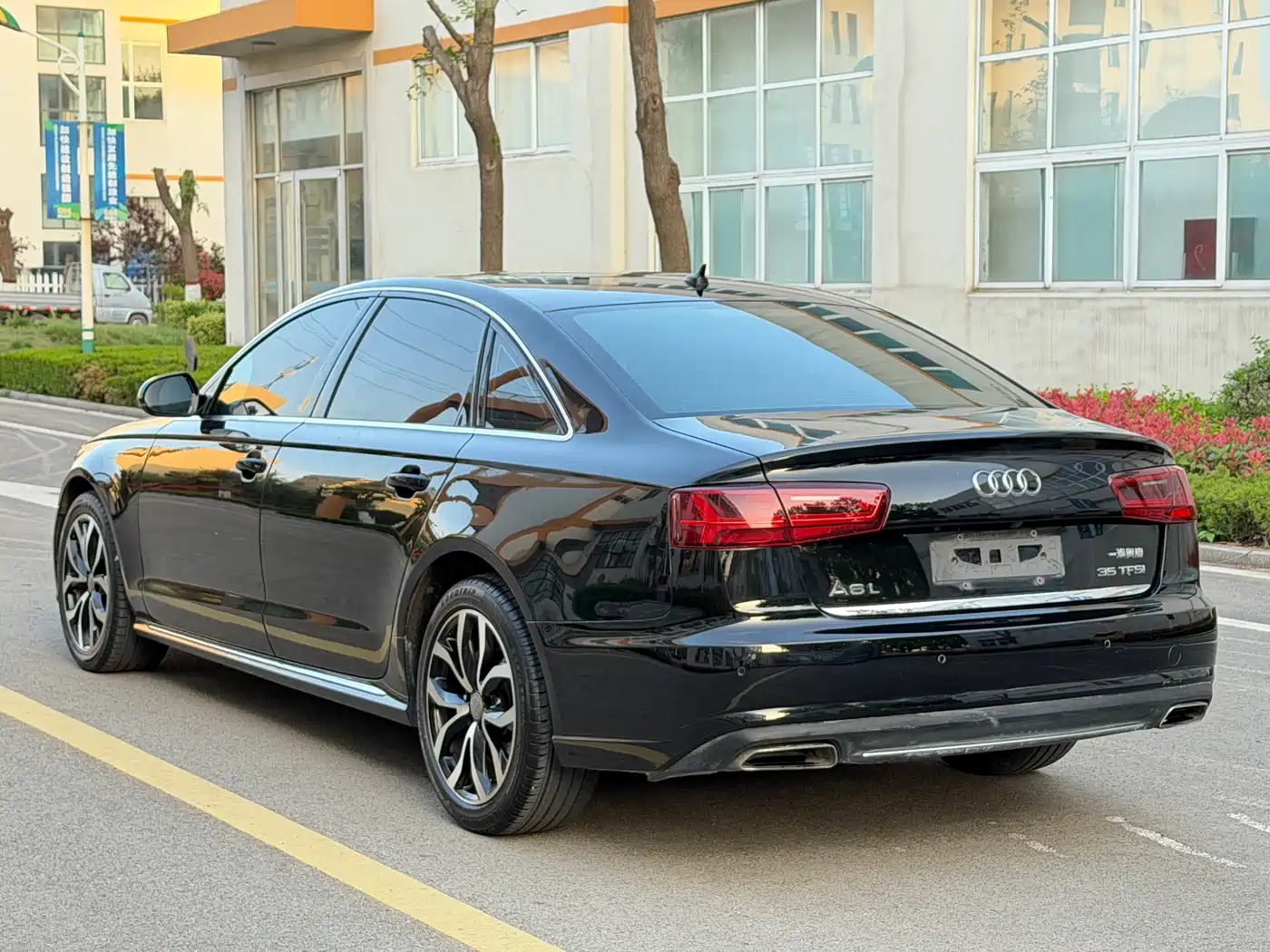 Audi A6L 2018 30th Anniversary 35 TFSI Fashion фото 4