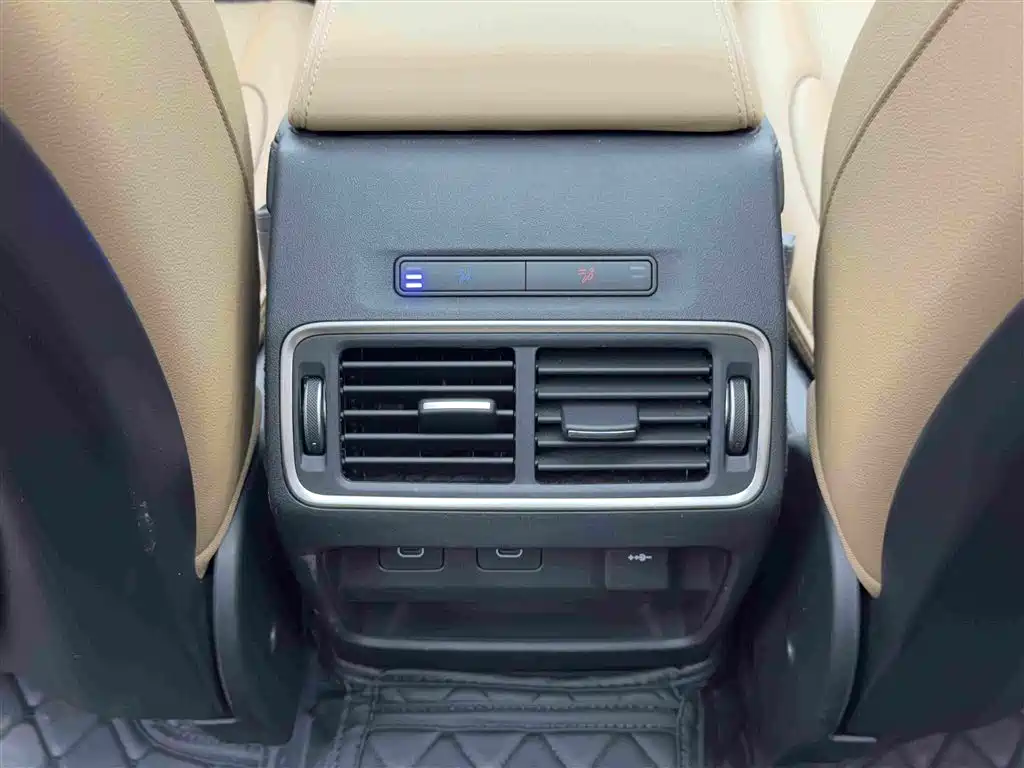 صورة 14 - Land Rover Discovery Sport