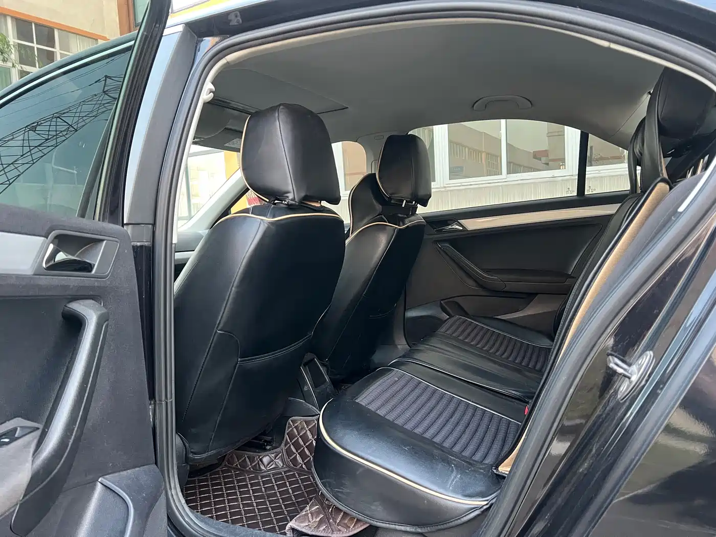 Volkswagen Jetta 2015 1.6L Auto Comfort фото 7