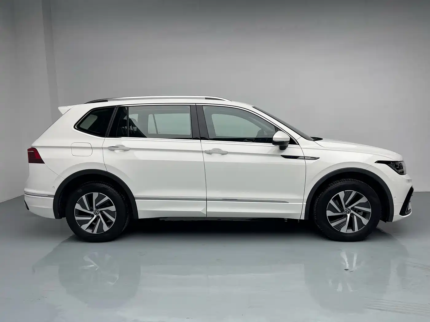 Volkswagen Tiguan L PHEV 2022 430PHEV Plug-in Hybrid Premium фото 12