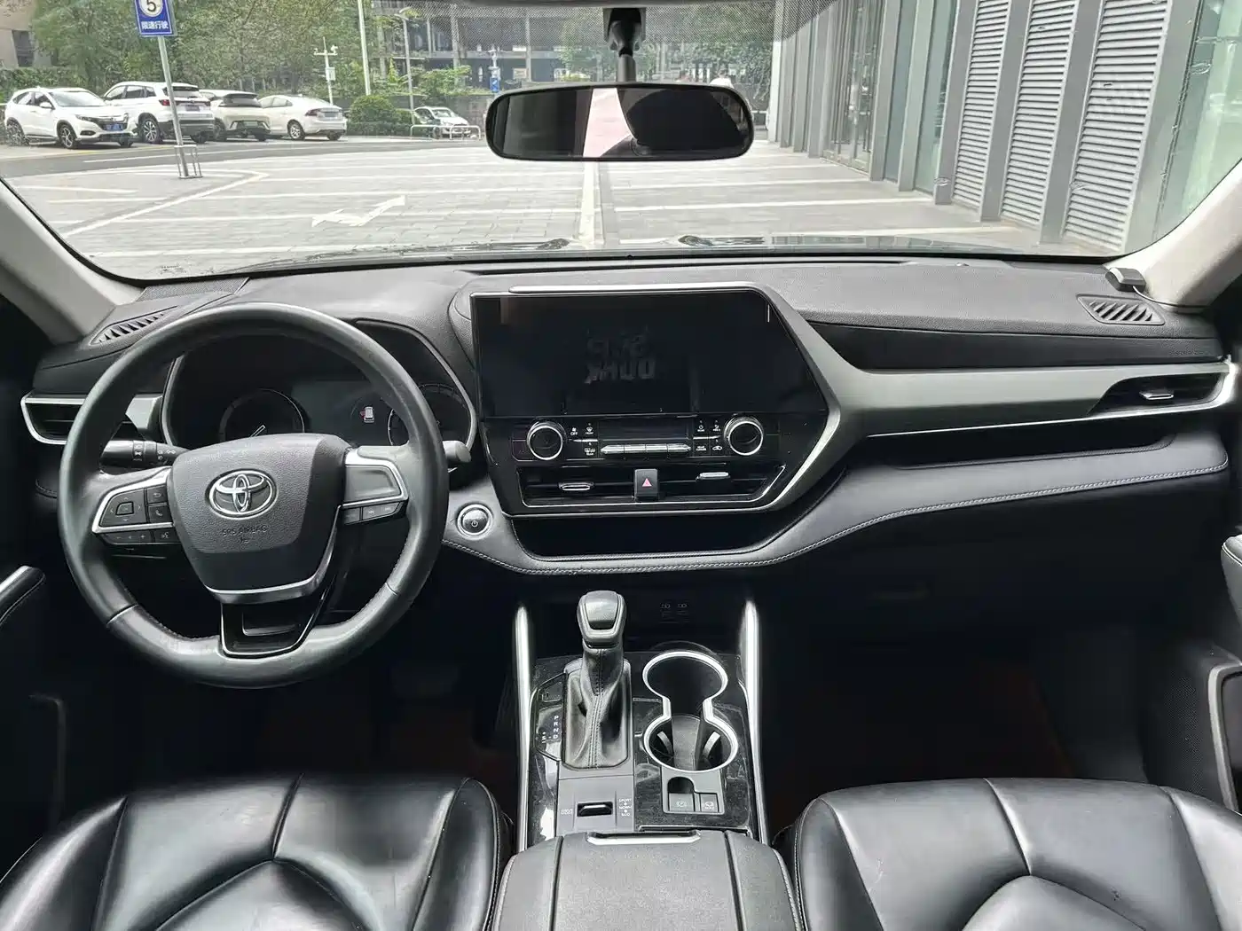 Toyota Highlander 2024 2.5L Smart Hybrid 4WD Elite 7-seater фото 9