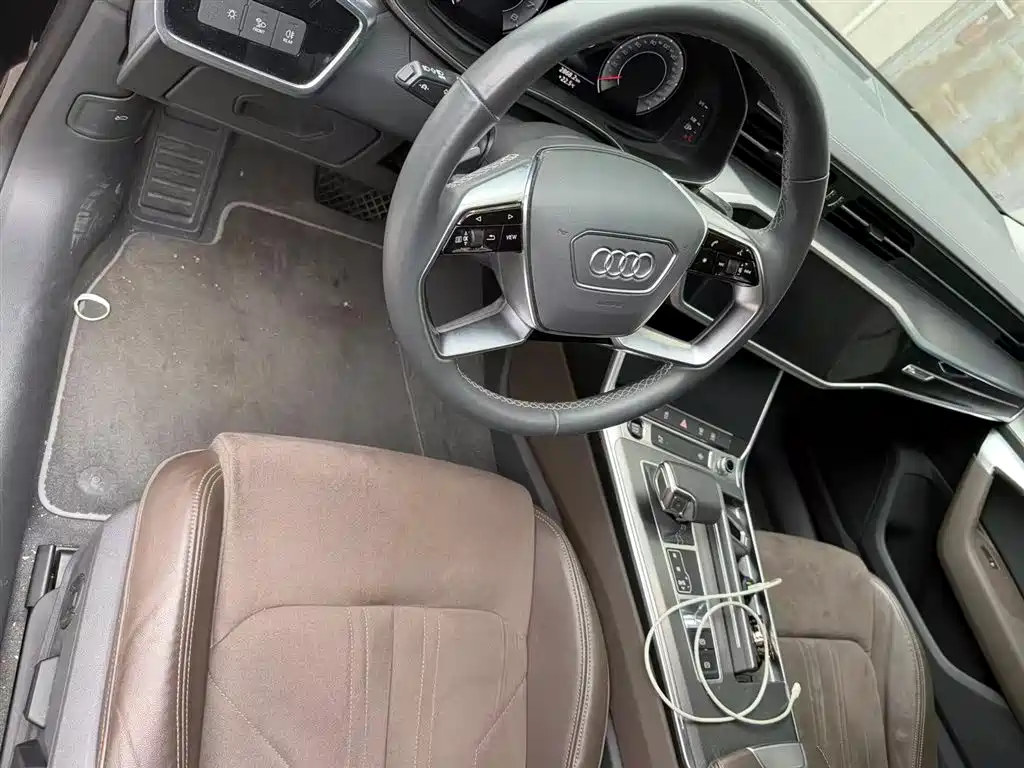 AUDI A7L