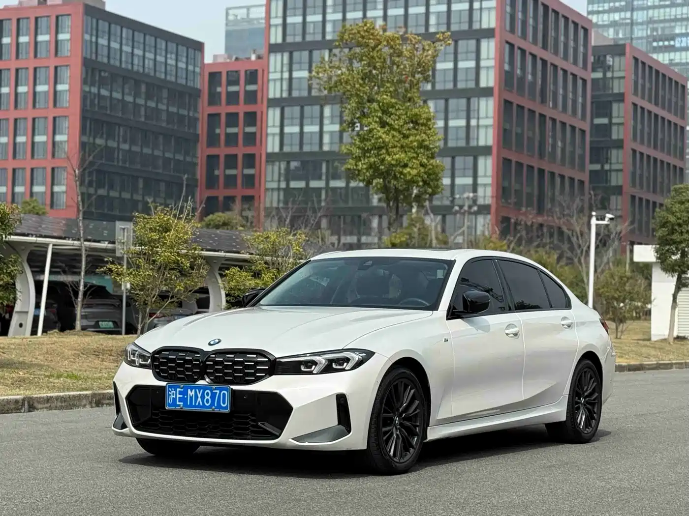 BMW 3 Series 2023 325Li M Sport Black Night Package
