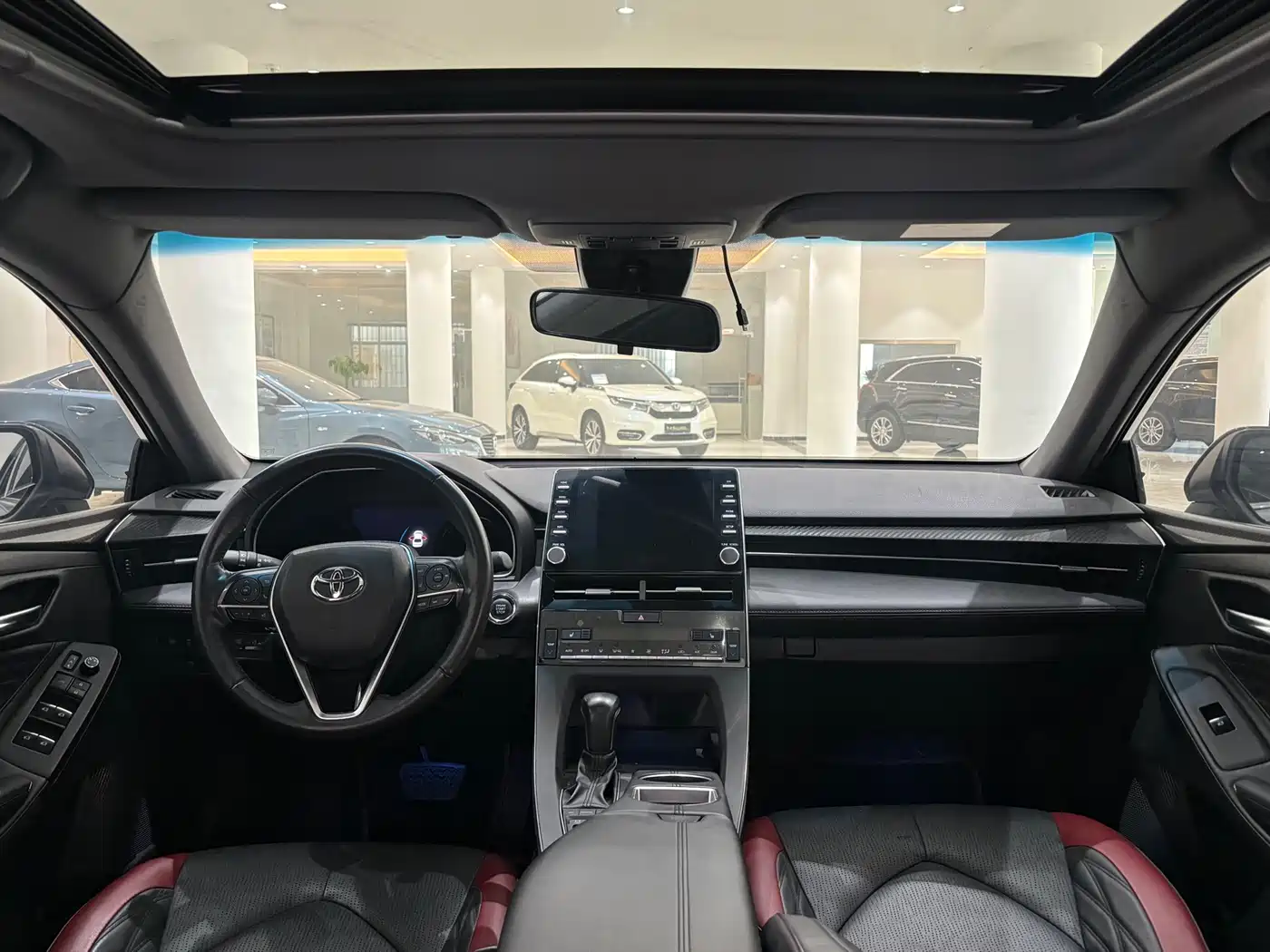 Toyota Avalon 2021 2.5L Touring Noble SPORT Edition фото 12
