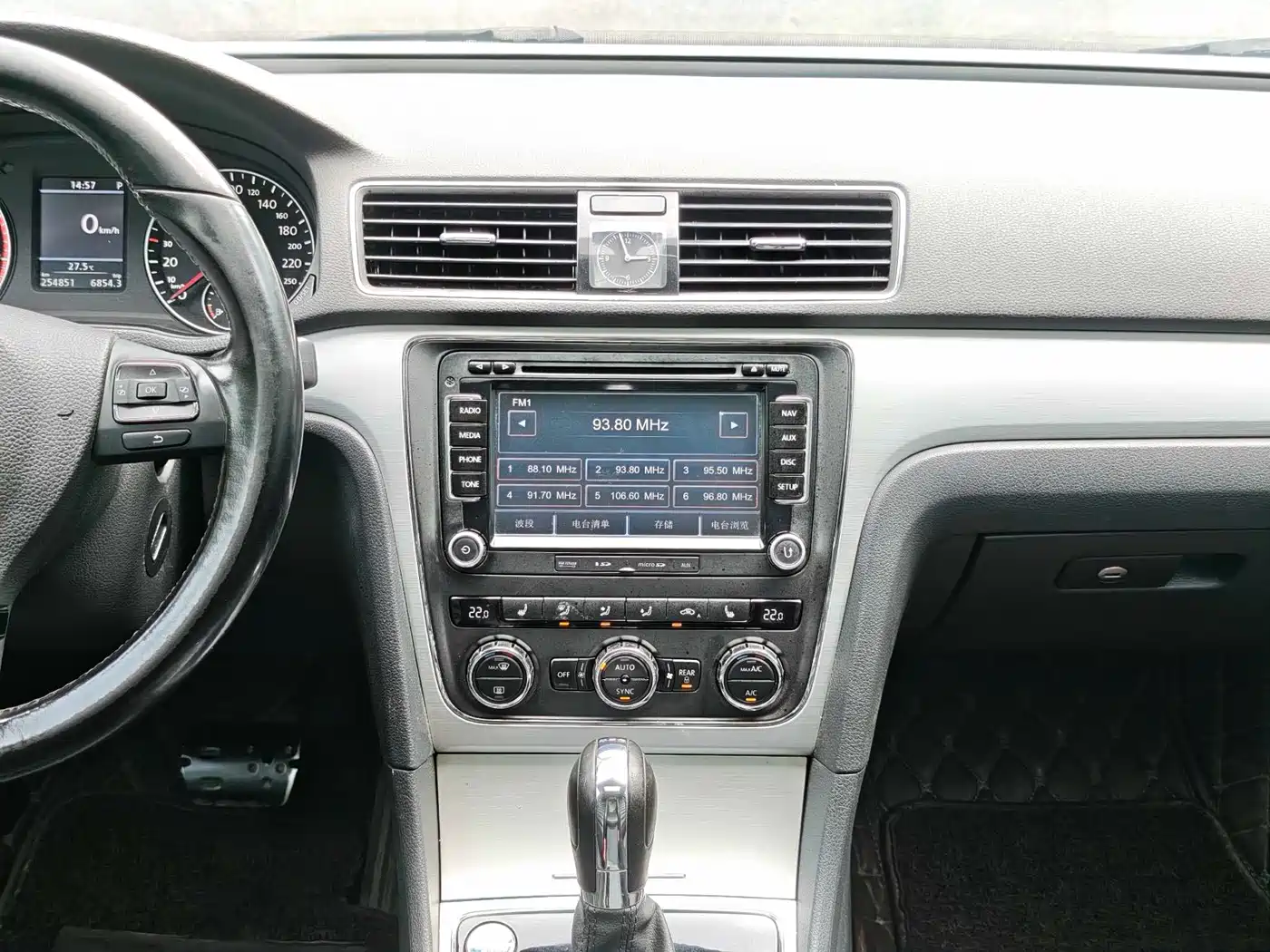Volkswagen Passat 2014 1.8TSI DSG Executive Edition фото 20