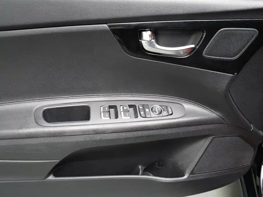 Kia K4 2014 1.8L Automatic DLX фото 5
