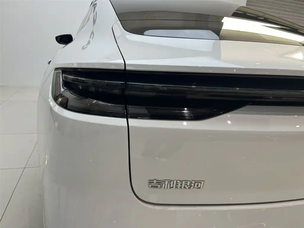 Geely Galaxy Galaxy Xingyao 8 2025 130km EM-P Starship Edition фото 6