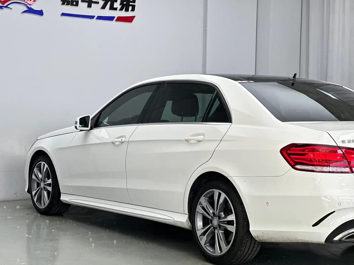 Mercedes-Benz E-Class 2015 Facelift E 260 L Sport фото 13
