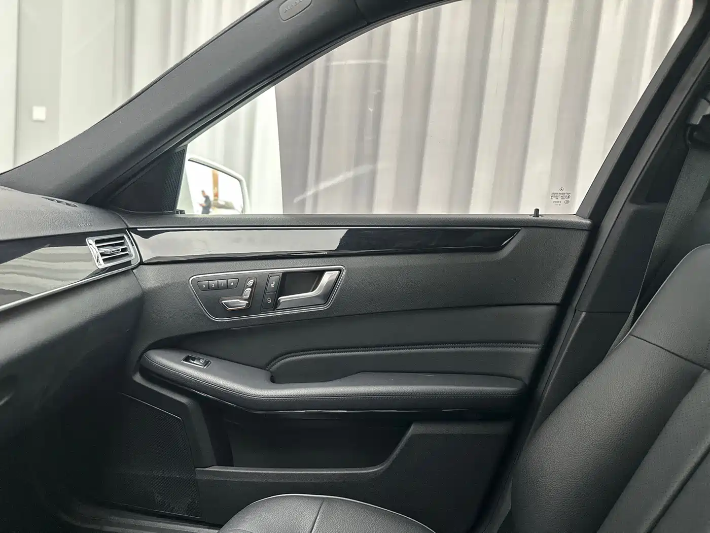 Mercedes-Benz E-Class 2015 Facelift E 260 L Sport фото 26