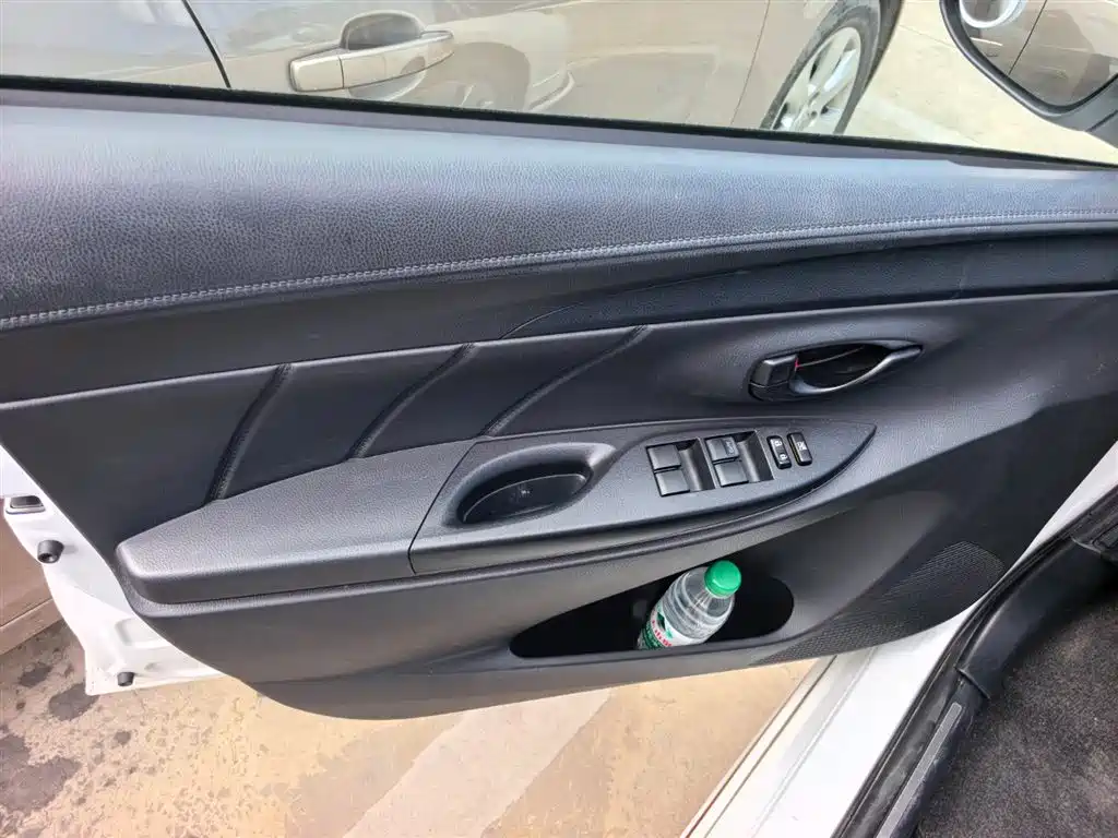 Toyota YARiS L Zhi Xiang 2018 1.5E CVT Champion Limited Edition фото 6