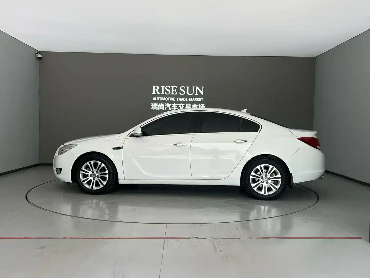 Buick Regal 2012 Model 2.0L Luxury фото 3