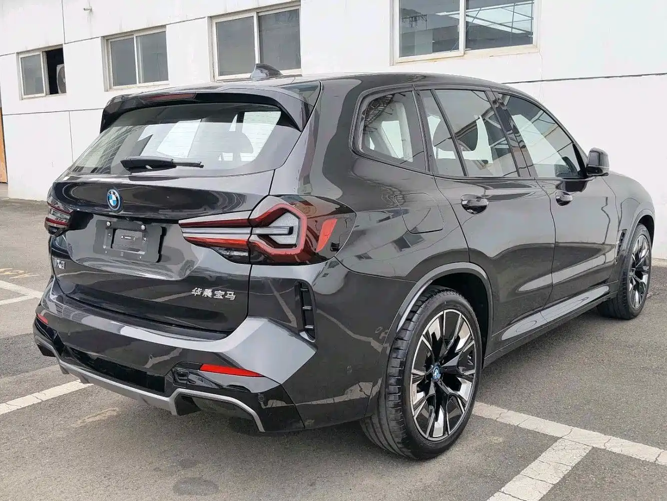 BMW iX3 2024 Innovation Leader фото 5