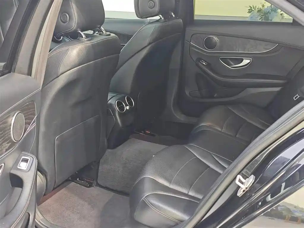 Mercedes-Benz C-Class 2015 Facelift C 200 L Sport фото 5