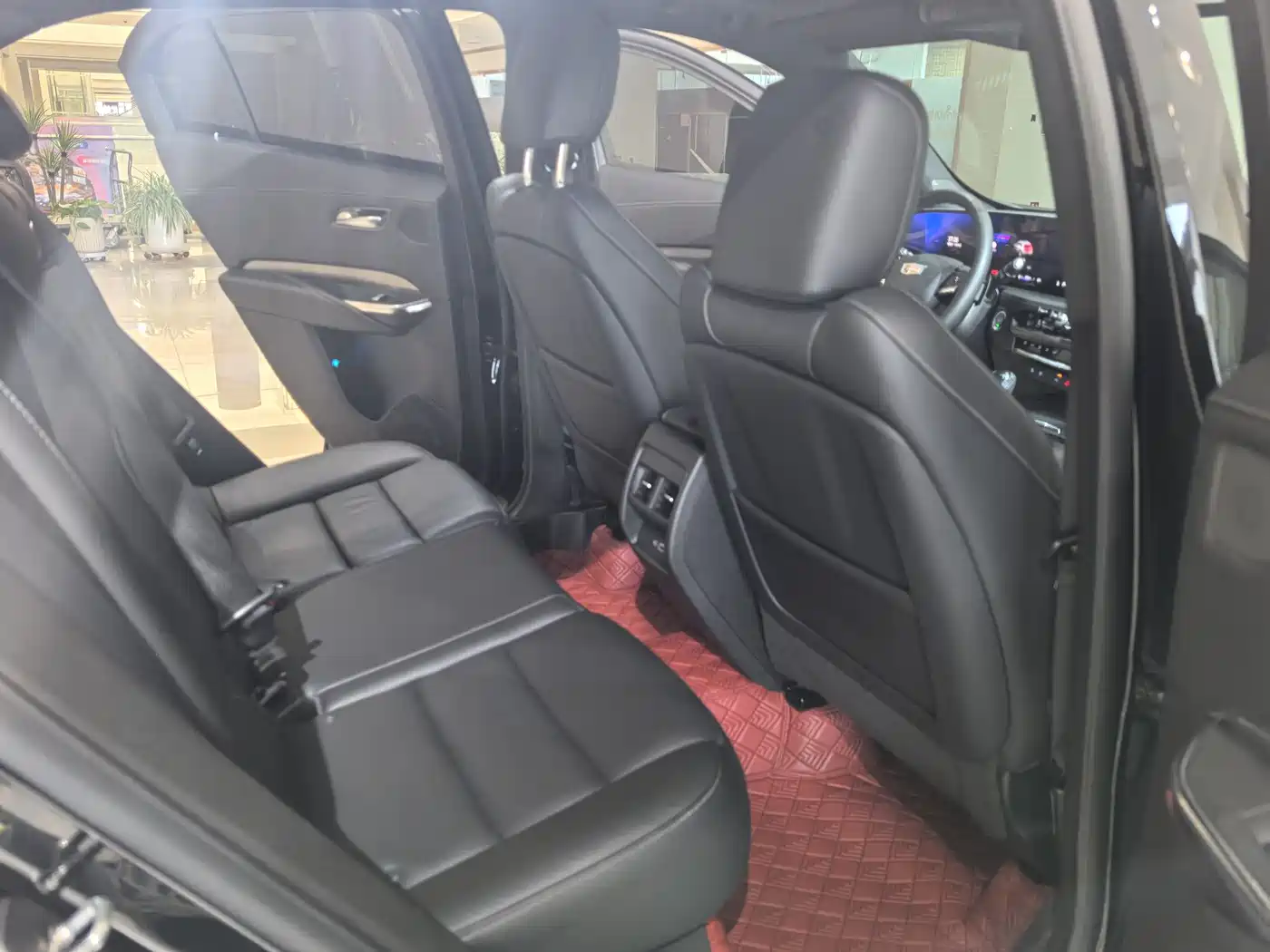 CADILLAC XT4