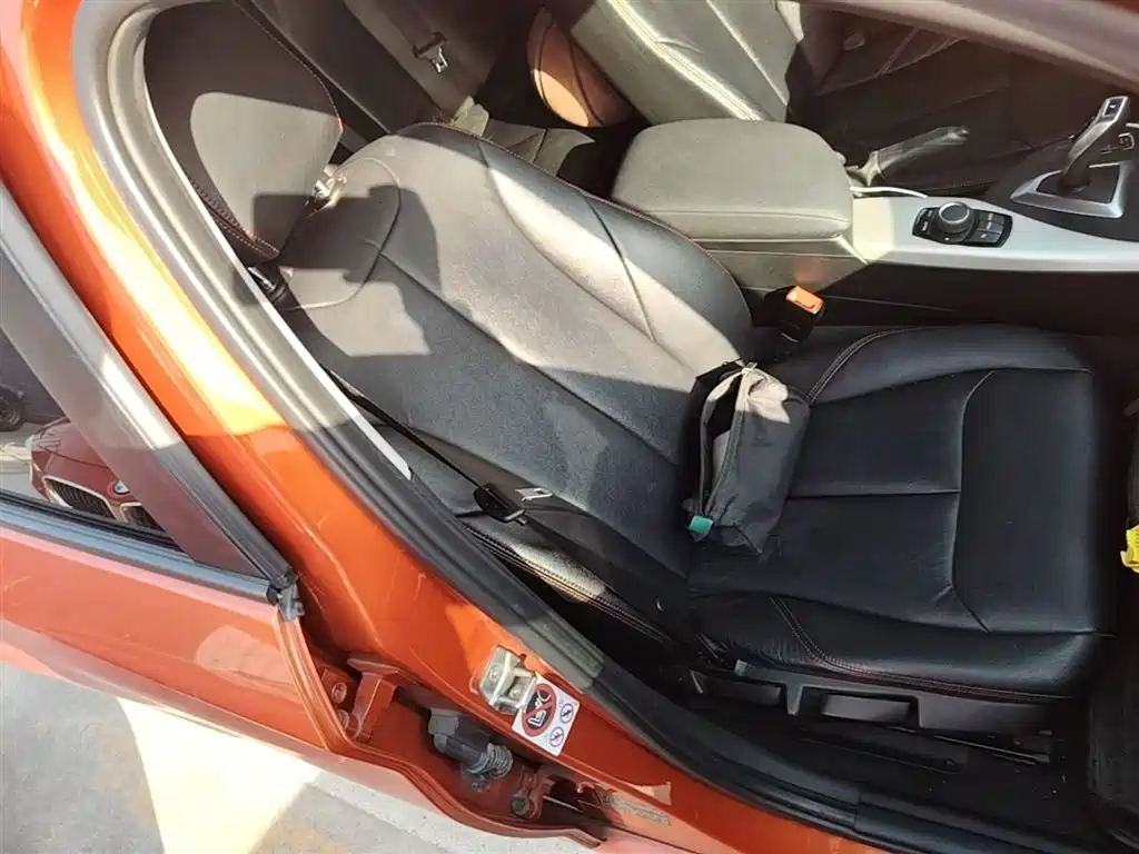 BMW 1 Series (Import) 2016 118i Leading фото 25
