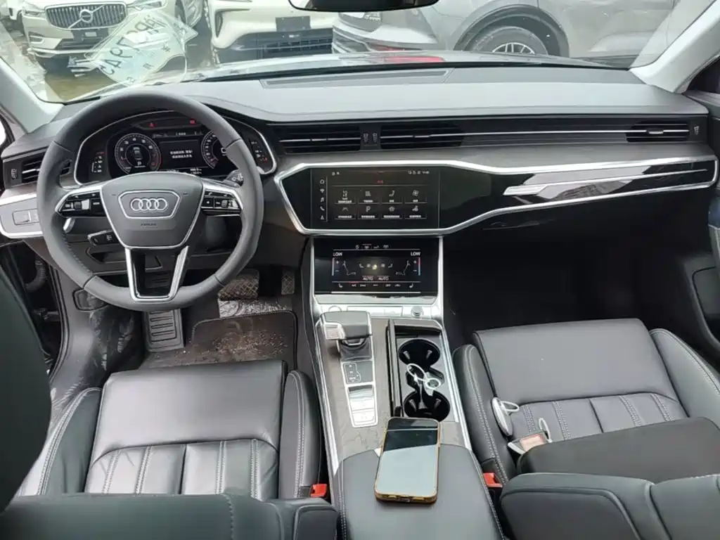 Фото 10 - Audi A6L