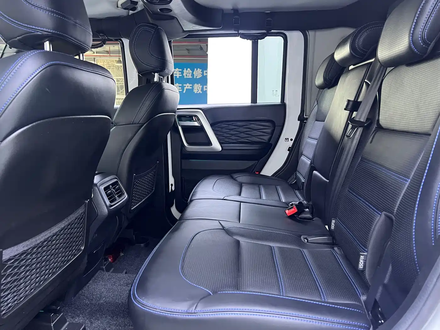 BAIC ORV Beijing Offroad BJ40 2024 2.0T Urban Hunter Glory Edition фото 13