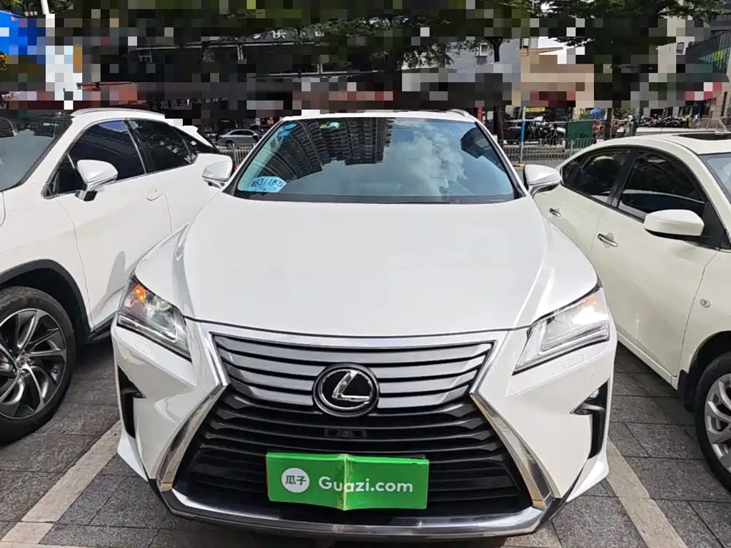 Фото 3 - Lexus RX