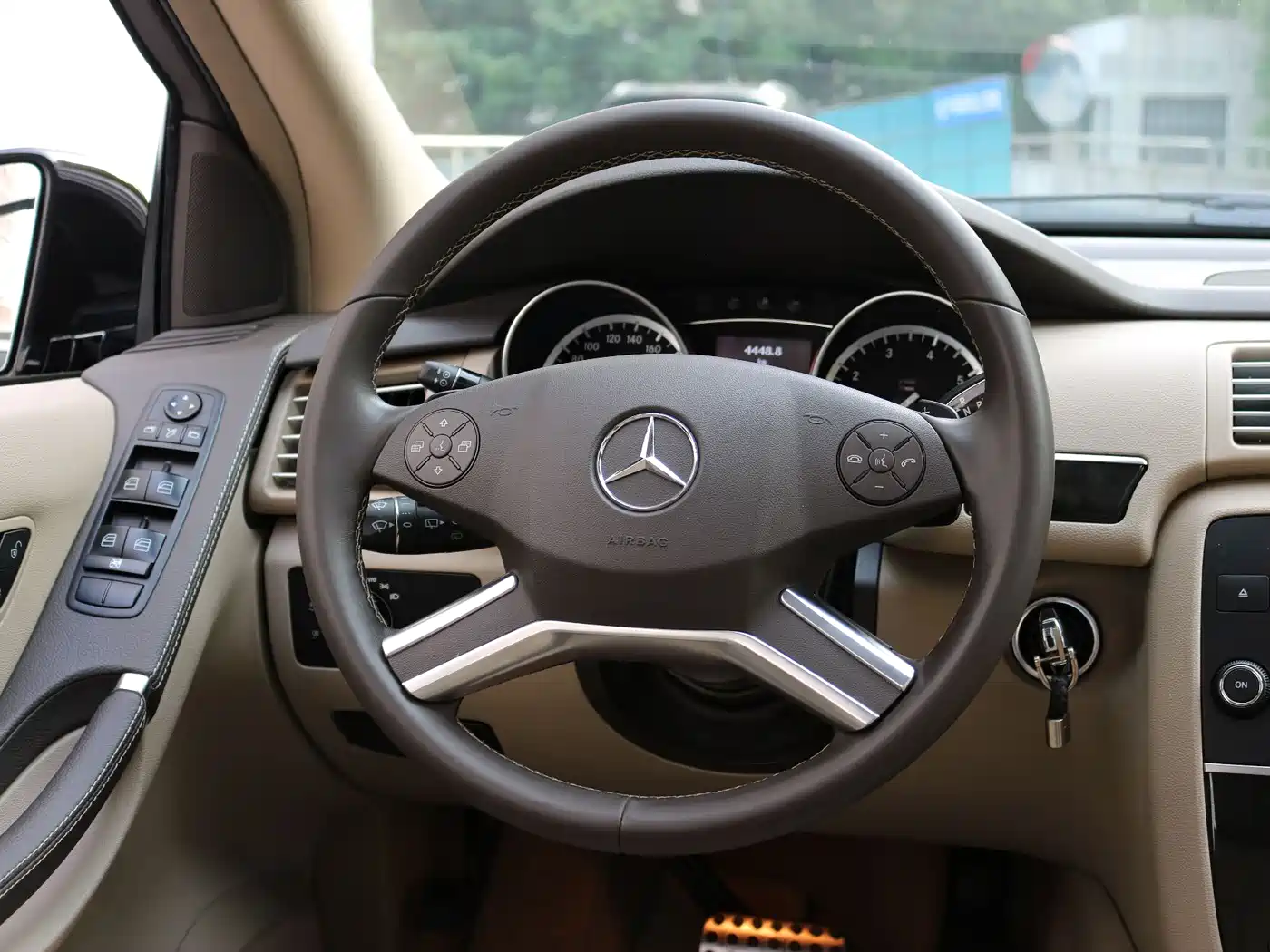 Mercedes-Benz R-Class 2017 R 320 4MATIC Business Collector's Edition фото 16