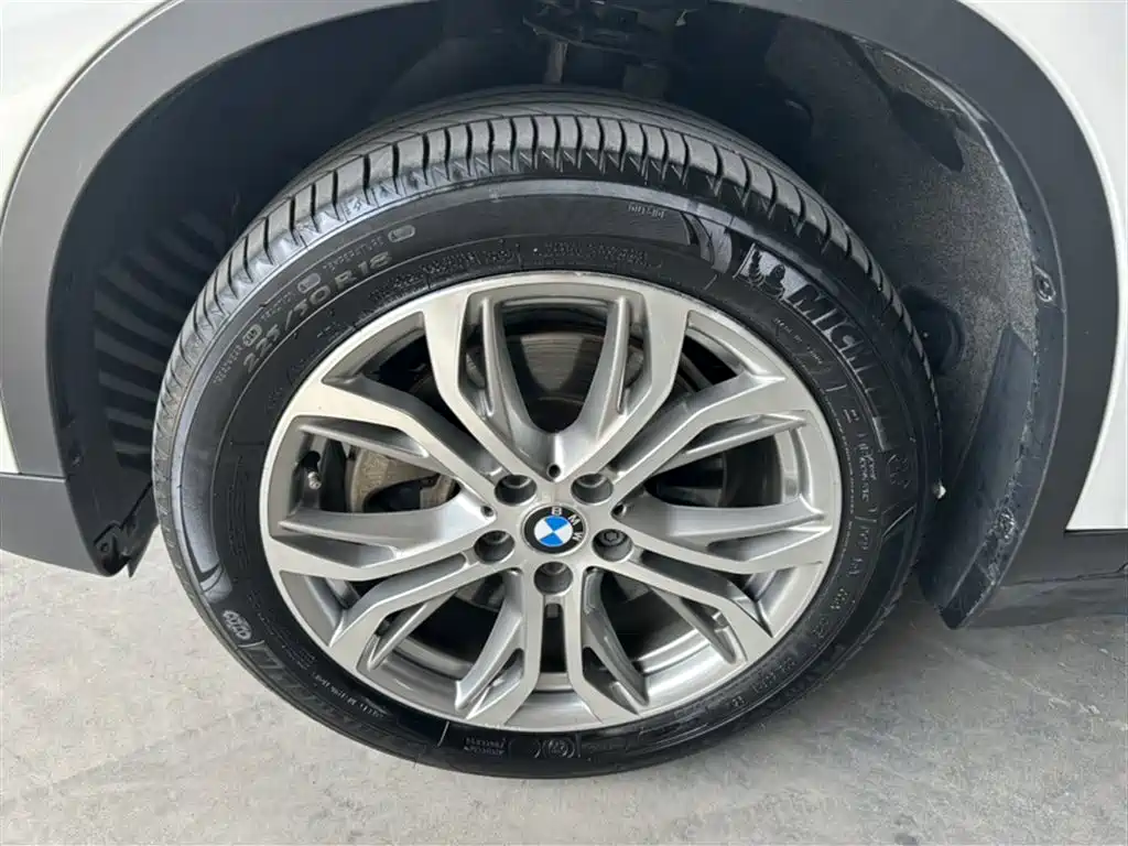BMW X1 2018 sDrive20Li Leading Model фото 10