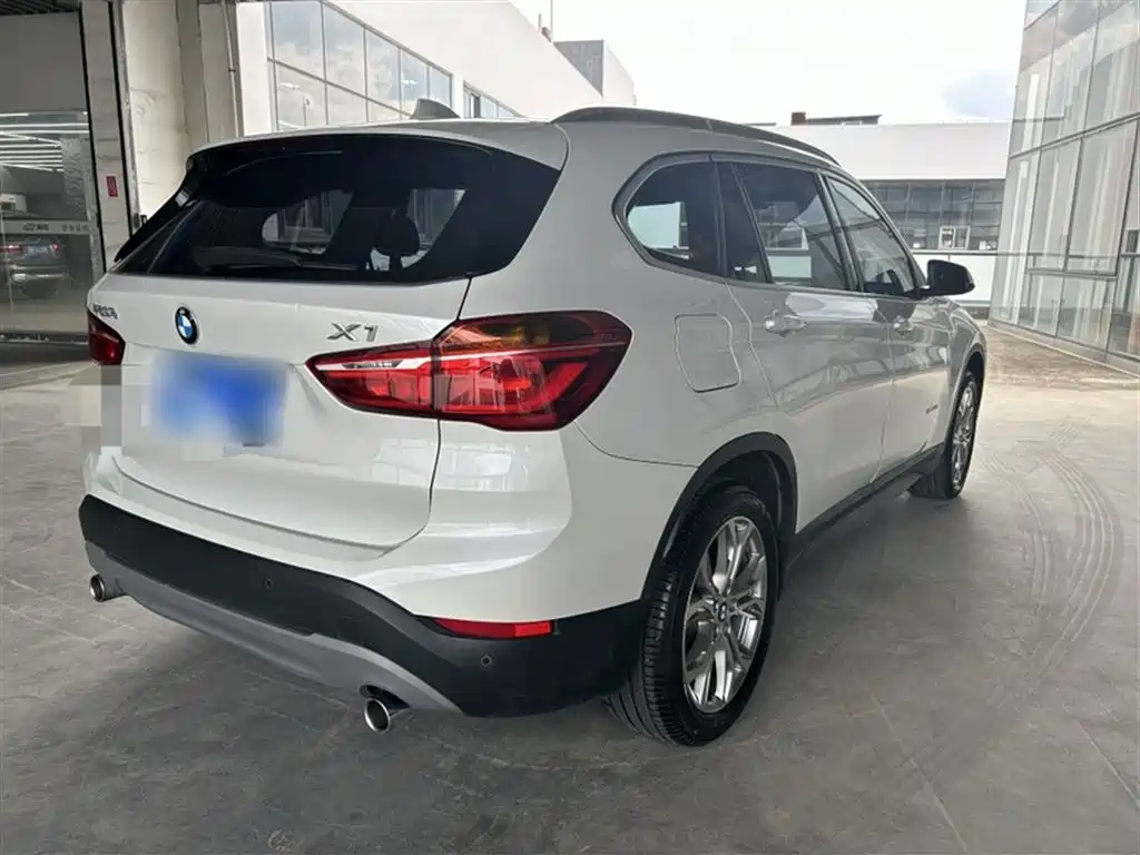 BMW X1 2018 sDrive20Li Leading Model фото 9