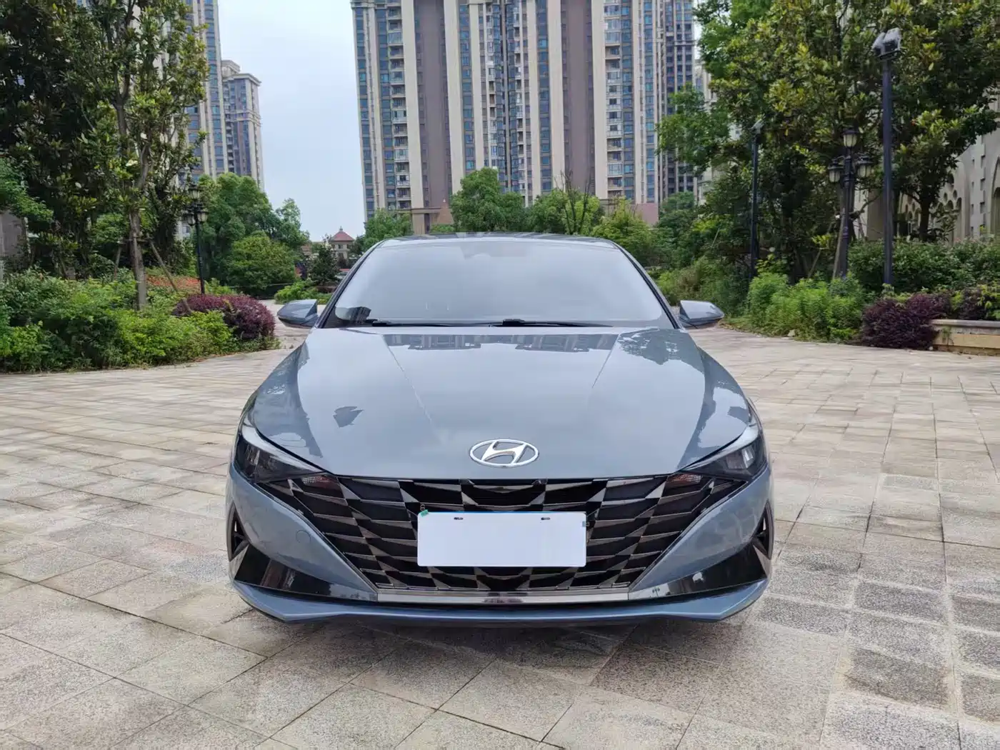 Hyundai Elantra 2022 1.5L CVT LUX Premium Edition