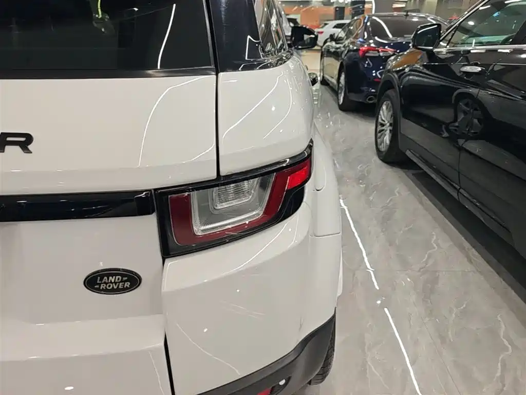 Land Rover Range Rover Evoque 2017 2.0T SE PLUS Smart Enjoy Edition фото 8