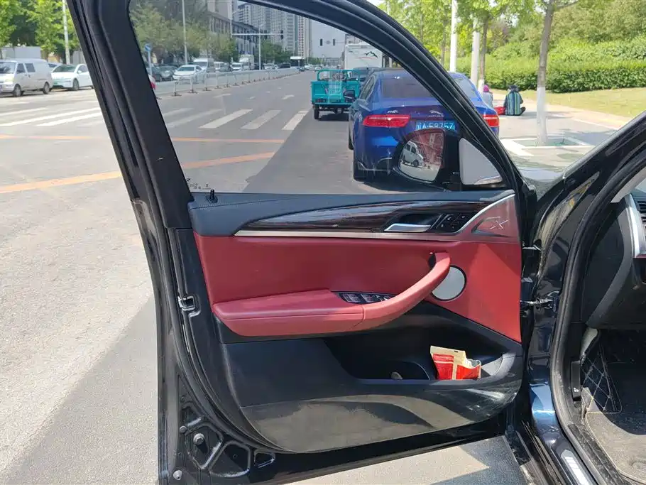 BMW X3 2022 Facelift xDrive30i Leading M Shadow Edition фото 7